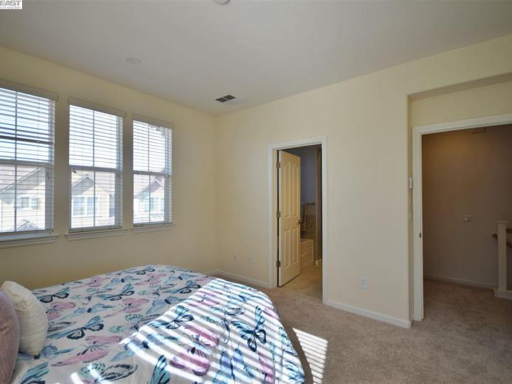 43267 Umbria Ter, Fremont, CA, 94539 Townhouse. Photo 19 of 35
