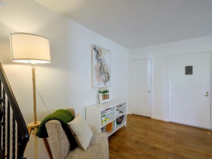 4433 Tompkins Ave, Oakland, CA | Redwood Heights. Photo 5 of 31
