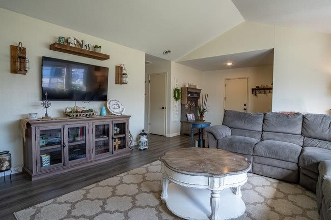 450 Clearview Dr, Hollister, CA | . Photo 9 of 41