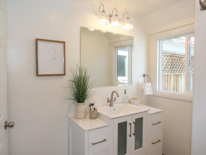 4570 Crystal St, Capitola, CA | . Photo 14 of 36