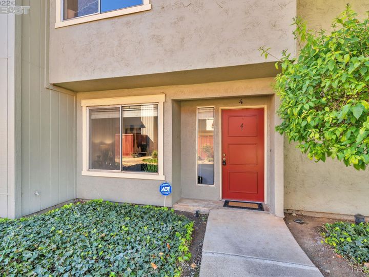 5333 Park Highlands Blvd #4, Concord, CA, 94521 Townhouse. Photo 2 of 30
