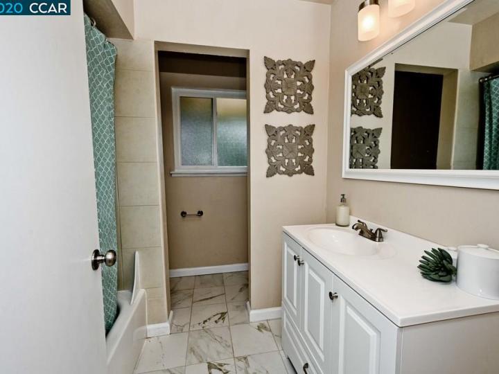 5473 Roundtree #C, Concord, CA, 94521 Townhouse. Photo 12 of 17