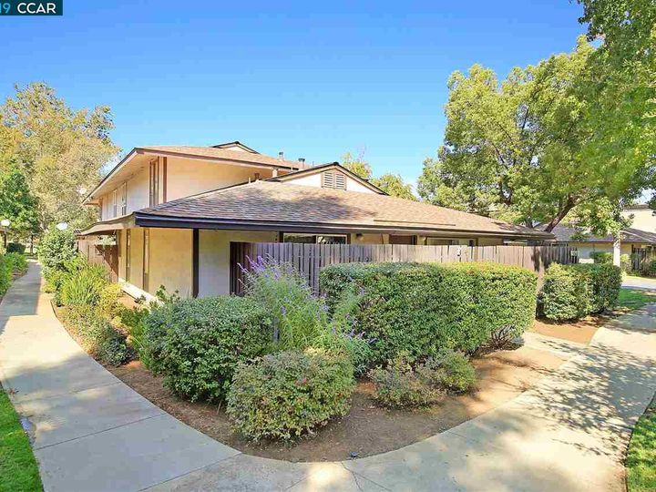 5511 Roundtree Dr #D, Concord, CA, 94521 Townhouse. Photo 2 of 40