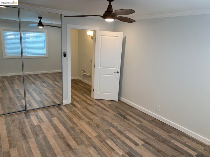 Oakpoint condo #106. Photo 18 of 20