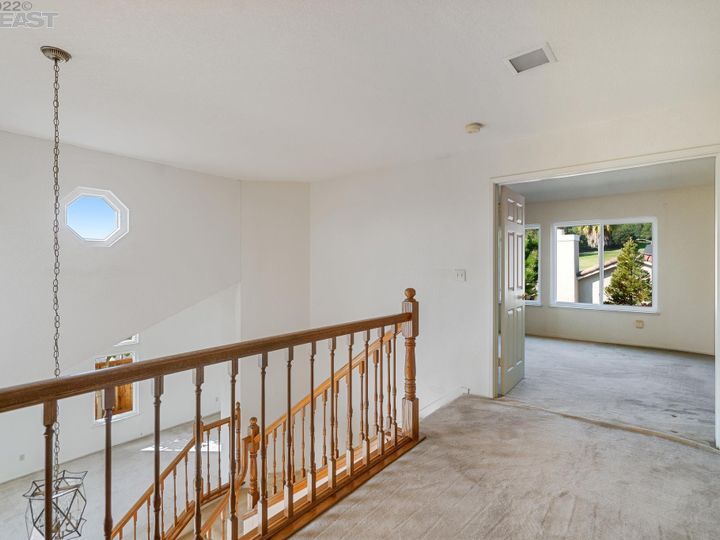 5800 Charter Oaks Dr, Castro Valley, CA | Columbia. Photo 24 of 37