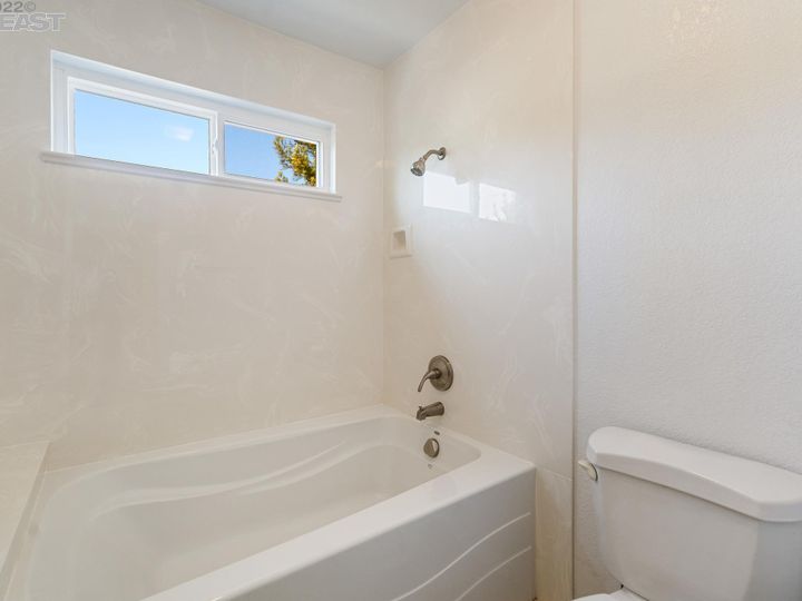 5800 Charter Oaks Dr, Castro Valley, CA | Columbia. Photo 26 of 37