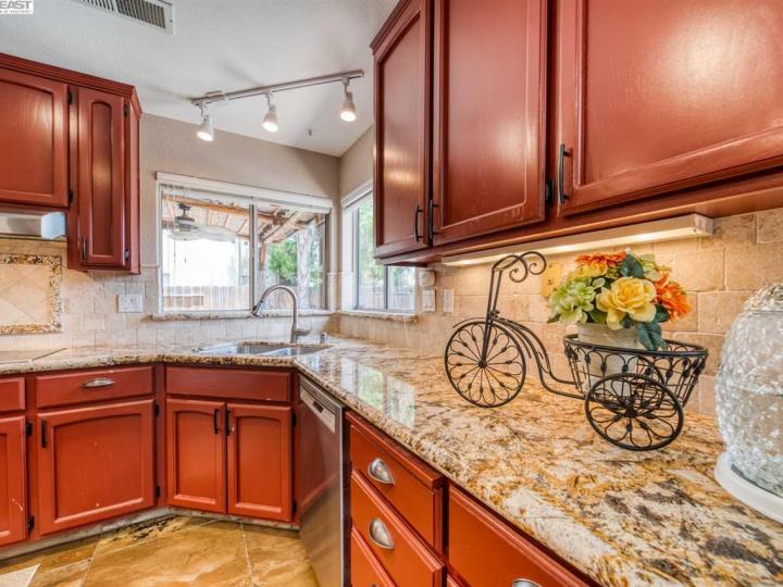 600 Gianelli St, Tracy, CA | Central Tracy. Photo 13 of 40