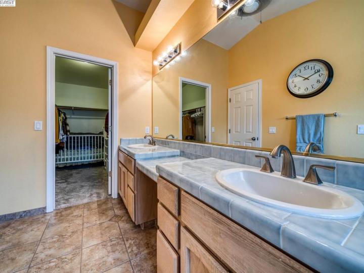 600 Gianelli St, Tracy, CA | Central Tracy. Photo 23 of 40
