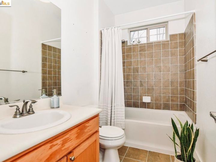 6003 Old Quarry, Oakland, CA, 94605 Townhouse. Photo 15 of 23