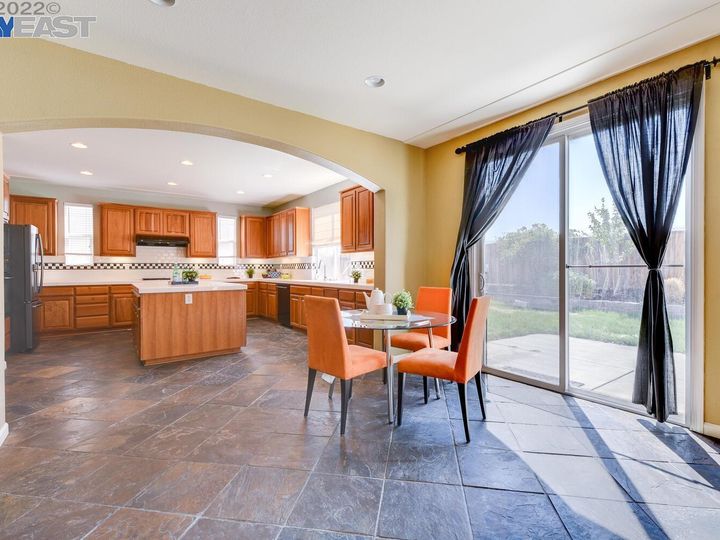 625 Purple Martin Dr, Vacaville, CA | Leisure Town. Photo 13 of 33