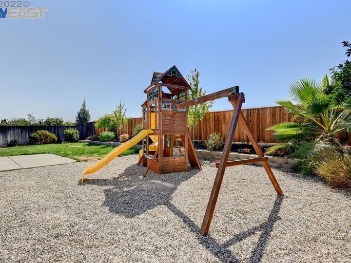 625 Purple Martin Dr, Vacaville, CA | Leisure Town. Photo 32 of 33