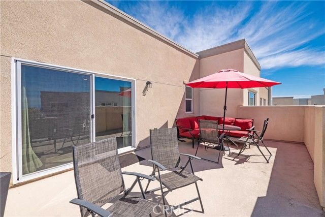 686 Heritage Ln, Upland, CA, 91784 Townhouse. Photo 46 of 54