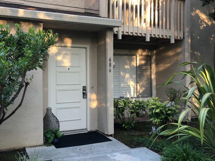 686 Picasso Ter, Sunnyvale, CA, 94087 Townhouse. Photo 2 of 20