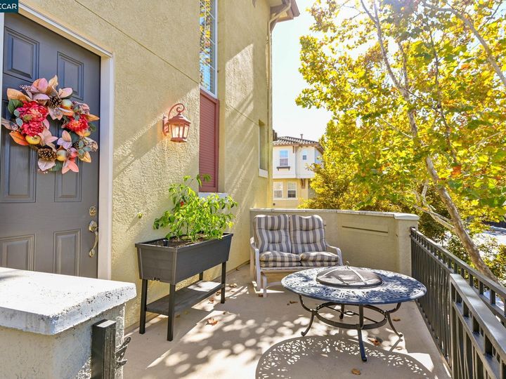 80 Matisse Ct, Pleasant Hill, CA, 94523 Townhouse. Photo 2 of 36