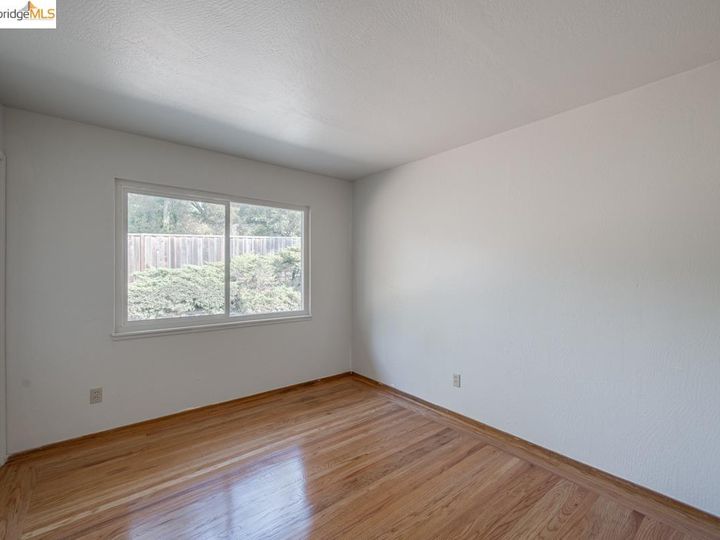 9 Yarmouth Ct, Oakland, CA | Crestmont Height. Photo 27 of 33