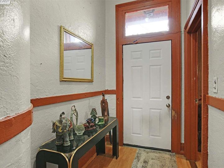 927 Pine St, Oakland, CA | West Oakland. Photo 15 of 32