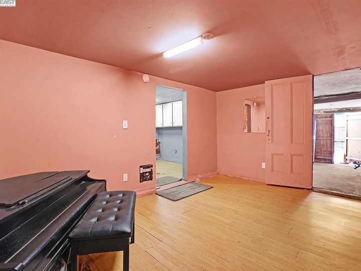 927 Pine St, Oakland, CA | West Oakland. Photo 25 of 32