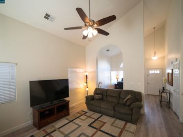 1062 Green Point Ct, Concord, CA | Live Oak. Photo 5 of 29