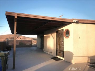 1131 Taos Dr, Barstow, CA
