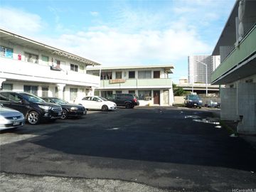 1332 Lunalilo St Honolulu HI Multi-family home. Photo 5 of 7
