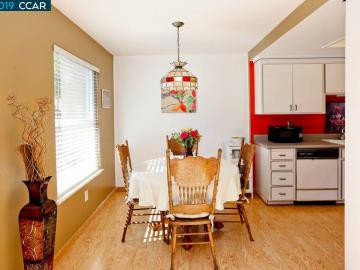 1421 Bel Air Dr #A, Concord, CA, 94521 Townhouse. Photo 5 of 17