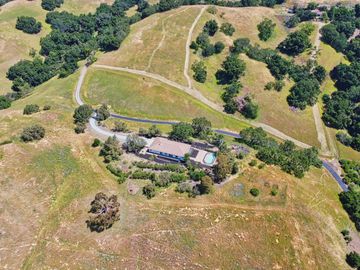 17101 Kruse Ranch Ln, Morgan Hill, CA | . Photo 5 of 38