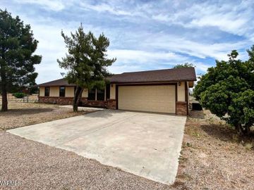 1940 W Bumblebee Rd, Chino Valley, AZ | Under 5 Acres. Photo 2 of 45