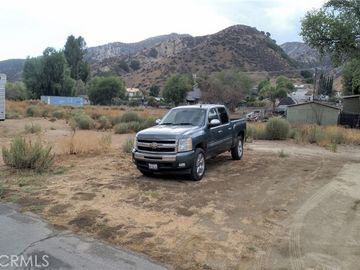 2 Lincoln Ave, Castaic, CA