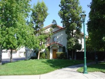 2052 Monte Ct, Milpitas, CA, 95035 Townhouse. Photo 2 of 4