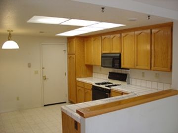 2052 Monte Ct, Milpitas, CA, 95035 Townhouse. Photo 3 of 4