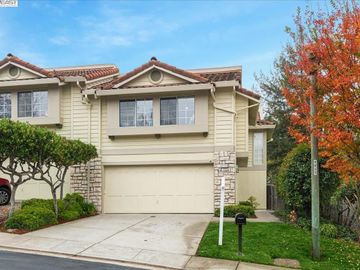 21132 Greenwood Cir, Castro Valley, CA, 94552 Townhouse. Photo 3 of 36