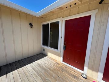 23 Altamont Dr, Watsonville, CA, 95076 Townhouse. Photo 3 of 13