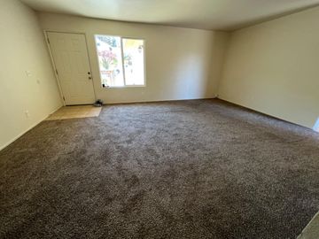 23 Altamont Dr, Watsonville, CA, 95076 Townhouse. Photo 5 of 13