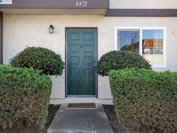 2472 Belvedere Ave, San Leandro, CA, 94577 Townhouse. Photo 4 of 55