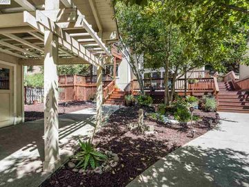 2922 Holyrood Dr, Oakland, CA | Piedmont Pines. Photo 6 of 30