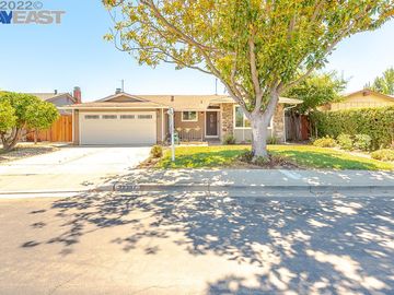32397 Sheffield Ln, Town & Country, CA