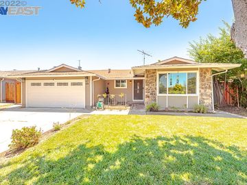 32397 Sheffield Ln, Union City, CA | Town & Country. Photo 2 of 52