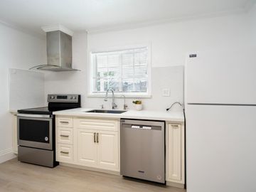 3279 Hoover St, Redwood City, CA | . Photo 6 of 29
