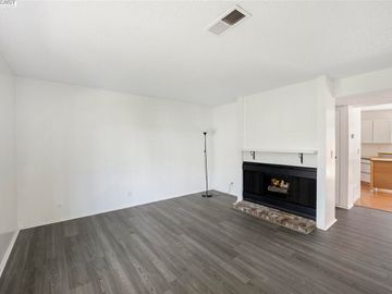 3360 Northwood Dr #F, Concord, CA, 94520 Townhouse. Photo 5 of 26
