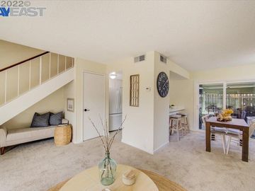 3936 Mulberry Dr #B, Concord, CA, 94519 Townhouse. Photo 2 of 48