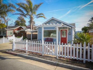 4570 Crystal St, Capitola, CA | . Photo 5 of 36