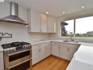 4867 James Ave, Castro Valley, CA | Upper Valley. Photo 4 of 12