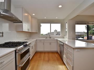 4867 James Ave, Castro Valley, CA | Upper Valley. Photo 5 of 12