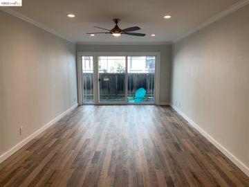 Oakpoint condo #106. Photo 6 of 20