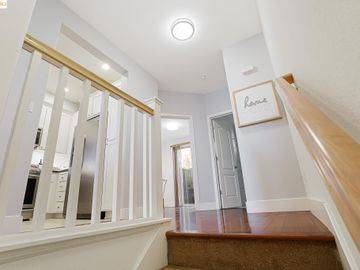 6051 Old Quarry Loop, Oakland, CA, 94605 Townhouse. Photo 5 of 40