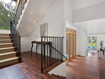 678 Chetwood St, Oakland, CA | Rose Garden. Photo 2 of 26
