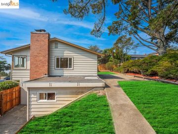 9 Yarmouth Ct, Oakland, CA | Crestmont Height. Photo 4 of 33